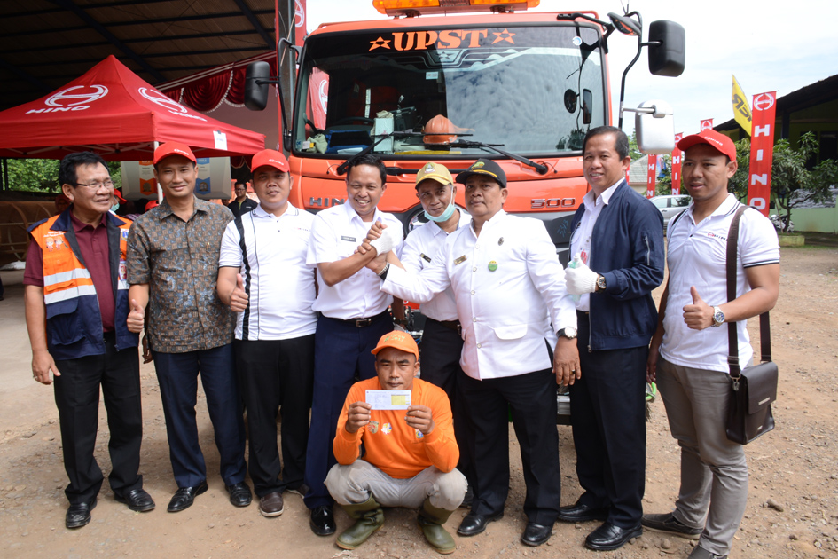 Hino Bersama Pemprov DKI Jakarta, Melakukan Uji Emisi Armada Truk Sampah